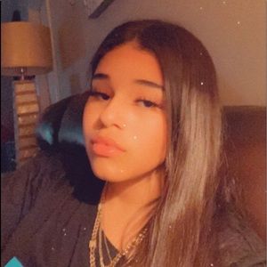 Meet your Posher, Izabella